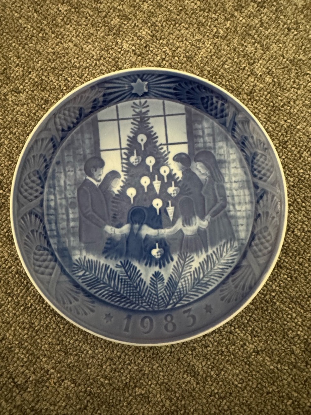 1983 Royal Copenhagen Blue Decorative Christmas Collector Plate